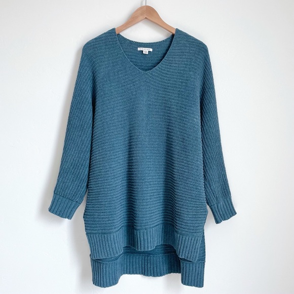 American Eagle Outfitters Sweaters - AE oversized side slit v-neck soft knit sweater